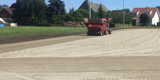 Besanden der abgefrästen Fläche